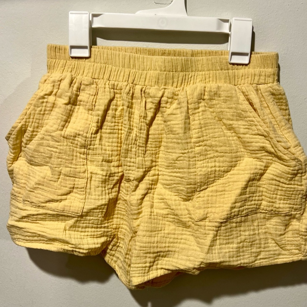 Vestique Boutique Yellow Waffle Patterned Shorts